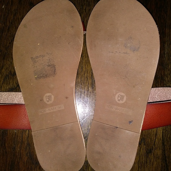 Universal Thread Sandals 👡 - Picture 3 of 4